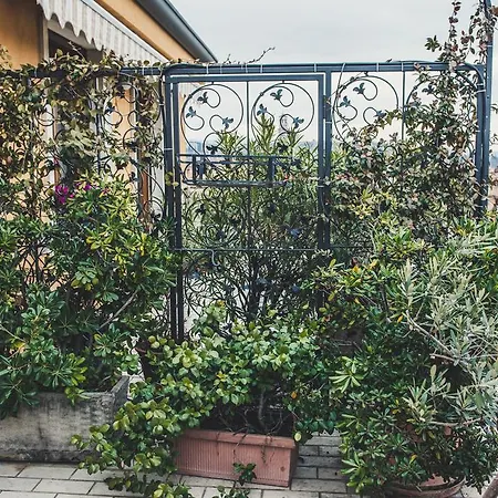 阿拉特拉扎公寓 * 维罗纳